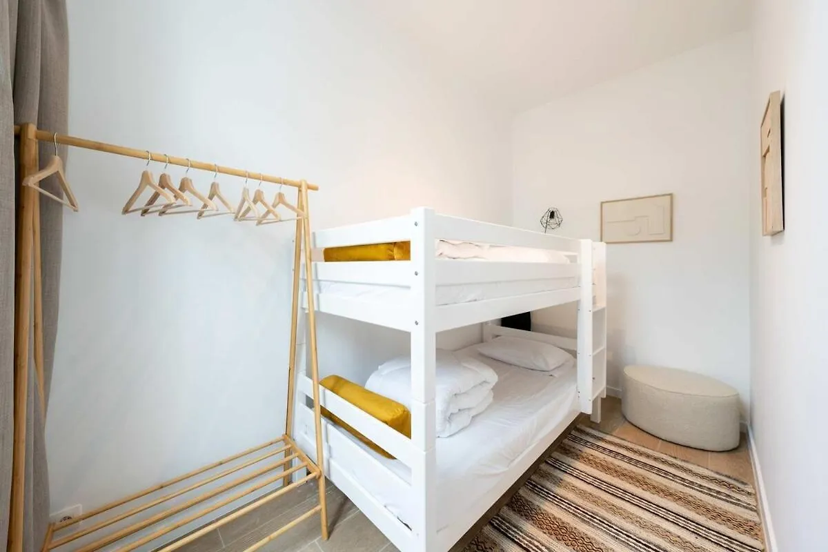 Apartment Comfortable Urban Retreat For 6 In Central Antwerp