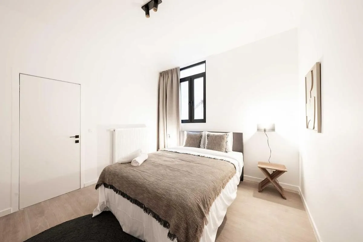 Comfortable Urban Retreat For 6 In Central Antwerp Belgium