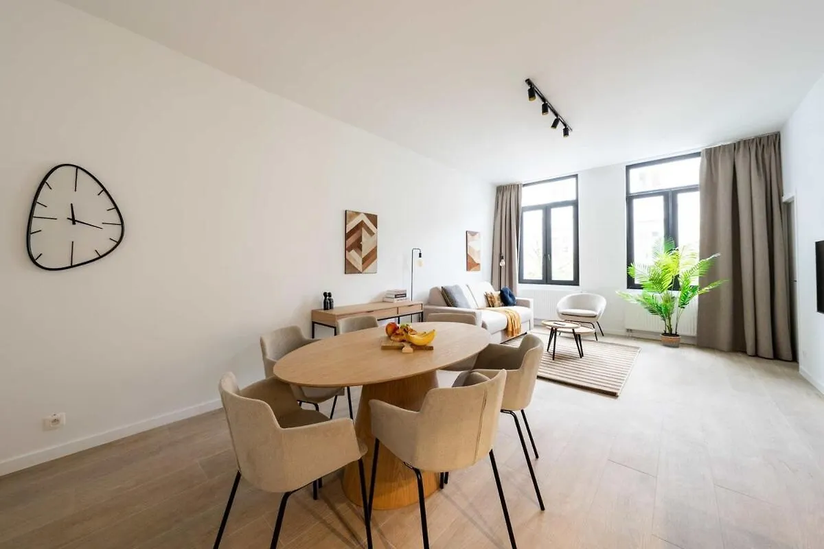 Comfortable Urban Retreat For 6 In Central Antwerp 0*,