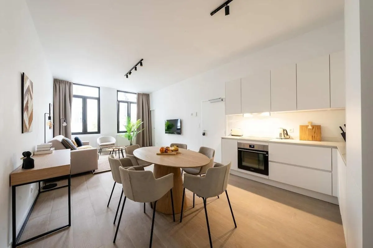 Comfortable Urban Retreat For 6 In Central Antwerp Belgium